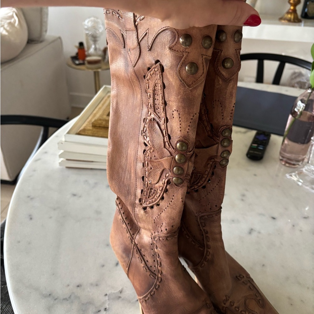Italian Shoemakers Tan Heeled Boots